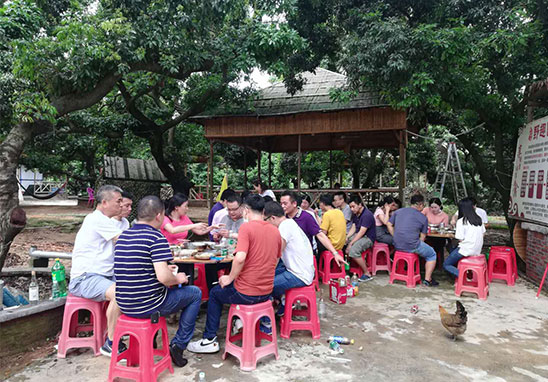 “挑戰(zhàn)自我，凝聚力量，熔煉一流團隊” 廣東優(yōu)科檢測戶外拓展活動