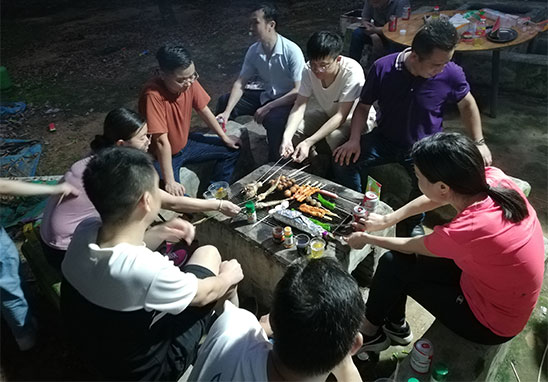 “挑戰(zhàn)自我，凝聚力量，熔煉一流團隊” 廣東優(yōu)科檢測戶外拓展活動